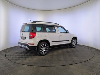 2015 Skoda Yeti I Рестайлинг, белый, 1299000 рублей, вид 5
