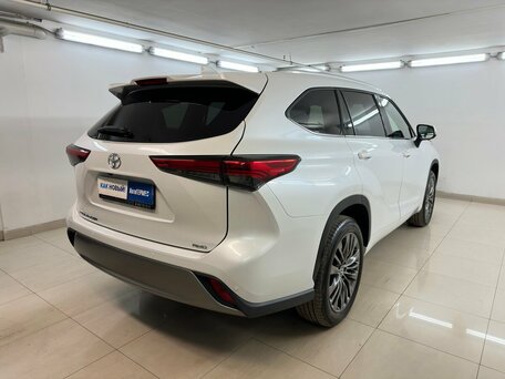2025 Toyota Highlander IV (XU70), белый, 5500000 рублей, вид 4
