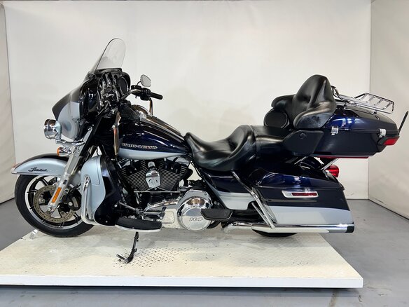 2015 Harley-Davidson Electra Glide, серебристый, 899000 рублей - вид 15
