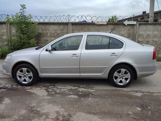 2011 Skoda Octavia II (A5) Рестайлинг, серебристый, 750000 рублей, вид 4