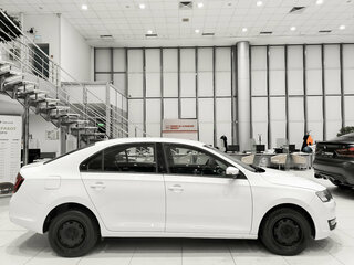 2017 Skoda Rapid I, белый, 1020000 рублей, вид 4