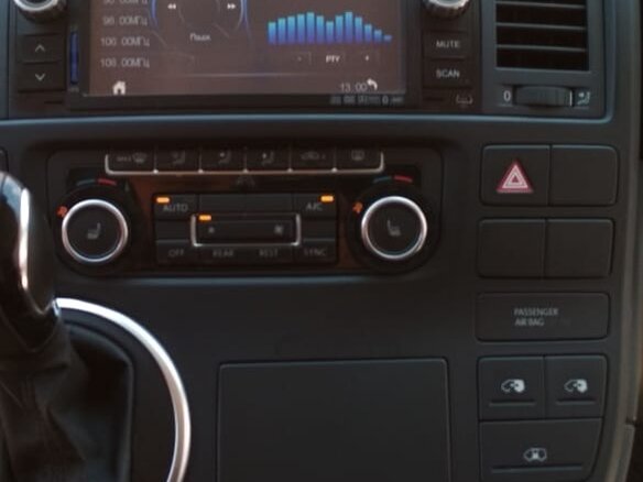 2014 Volkswagen Multivan T5 Рестайлинг, чёрный, 3200000 рублей - вид 12