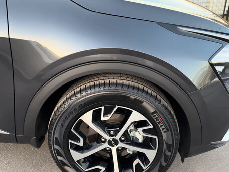 2025 Kia Sportage V, серый, 3450222 рублей, вид 4