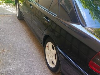 1999 Mercedes-Benz C-Класс 200 I (W202) Рестайлинг, чёрный, 450000 рублей, вид 3