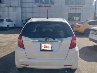 2011 Honda Fit II, белый, 1100000 рублей, вид 3