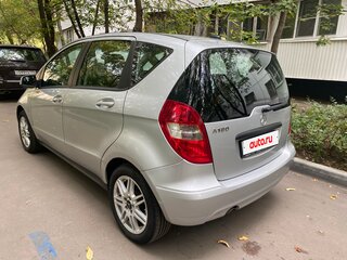 2012 Mercedes-Benz A-Класс 180 II (W169) Рестайлинг, серебристый, 1000000 рублей, вид 2
