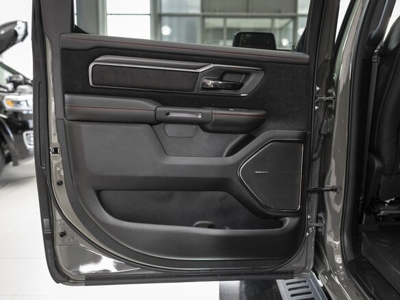 2025 Ram 1500 RHO V Рестайлинг, зелёный, 12953911 рублей - вид 10