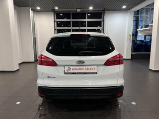2016 Ford Focus III Рестайлинг, белый, 900000 рублей, вид 4