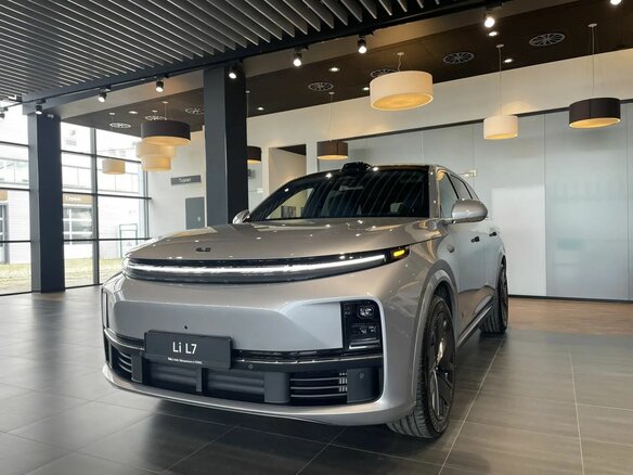 2025 Li Auto (Lixiang) L7 52.3 kWh I Рестайлинг, серебристый, 10690000 рублей - вид 3