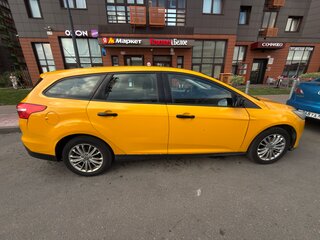 2015 Ford Focus III Рестайлинг, жёлтый, 350000 рублей, вид 2