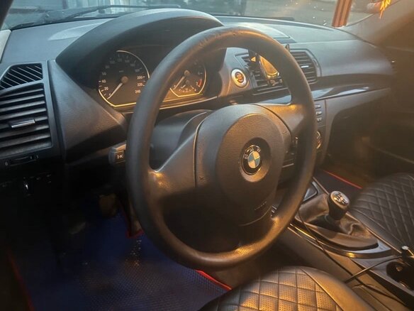 2007 BMW 1 серии 118i I (E81/E82/E87/E88) Рестайлинг, чёрный, 740000 рублей - вид 8