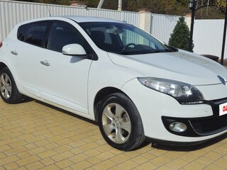 2013 Renault Megane III Рестайлинг, белый, 729000 рублей, вид 2