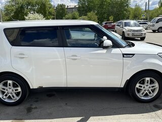 2017 Kia Soul II Рестайлинг, белый, 1175000 рублей, вид 5