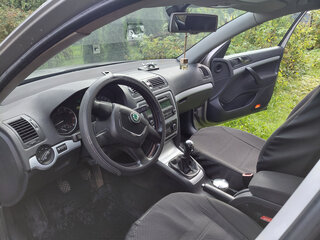 2010 Skoda Octavia II (A5) Рестайлинг, серый, 650000 рублей, вид 5