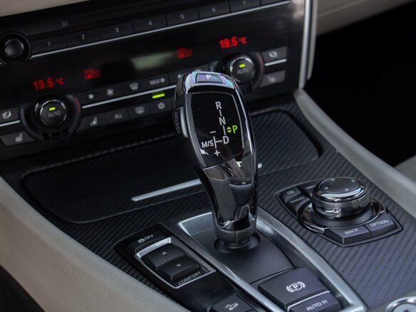 2011 BMW 5 серии Gran Turismo 535d xDrive VI (F10/F11/F07), синий, 1600000 рублей - вид 11