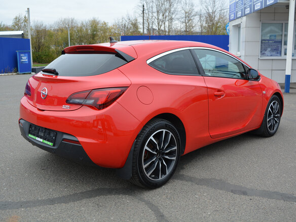 2012 Opel Astra GTC J Рестайлинг, красный - вид 4