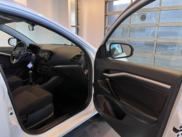 2020 Lada (ВАЗ) Vesta SW I, белый, 1190000 рублей - вид 26