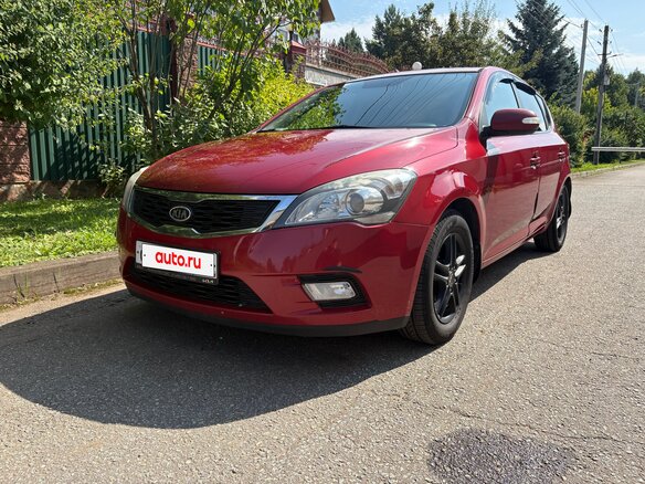 2010 Kia Ceed I Рестайлинг, красный, 750000 рублей - вид 1