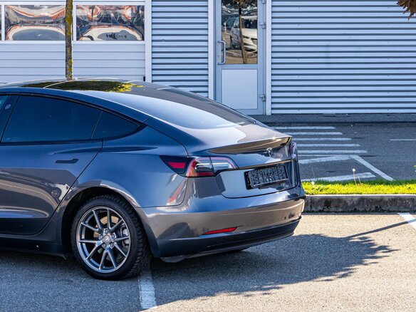 2023 Tesla Model 3 I Рестайлинг, серый, 3295000 рублей - вид 11