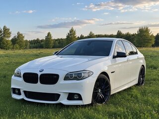 2013 BMW 5 серии 520i VI (F10/F11/F07) Рестайлинг, белый, 2100000 рублей, вид 3