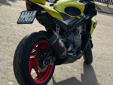 2021 Aprilia Tuono 660, жёлтый, 900000 рублей, вид 2