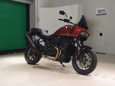 2025 Harley-Davidson Pan America Limited, красный, 1600000 рублей, вид 3