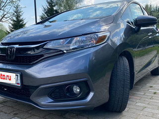 2020 Honda Fit III Рестайлинг, серый, 1580000 рублей, вид 1