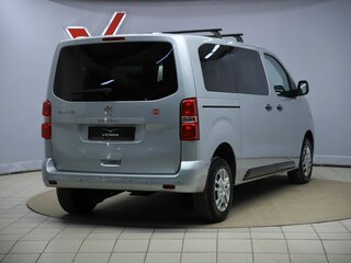 2020 Peugeot Traveller I, серебристый, 2590000 рублей, вид 5