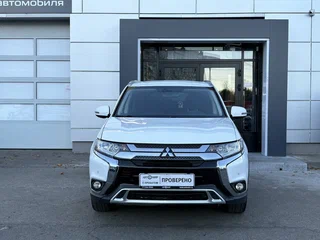 2019 Mitsubishi Outlander III Рестайлинг 3, белый, 1839000 рублей, вид 2