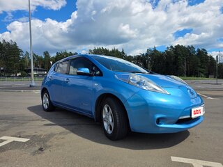 2012 Nissan Leaf (EM61) I (ZE0/AZE0), голубой, 900000 рублей, вид 2