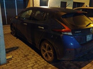2018 Nissan Leaf II (ZE1), синий, 1600000 рублей, вид 5
