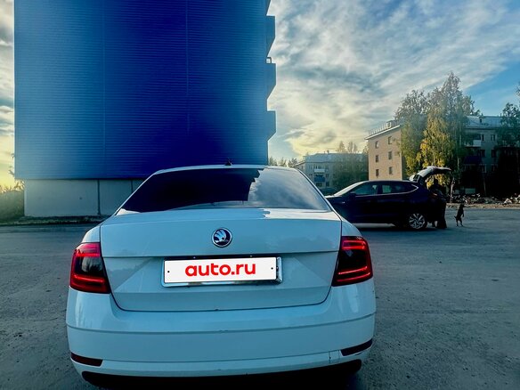 2017 Skoda Octavia III (A7) Рестайлинг, белый, 1450000 рублей - вид 8