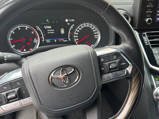 2022 Toyota Land Cruiser 300 Series, чёрный, 9000000 рублей, вид 5