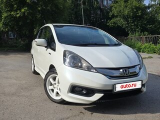 2014 Honda Fit Shuttle I Рестайлинг, белый, 970000 рублей, вид 3