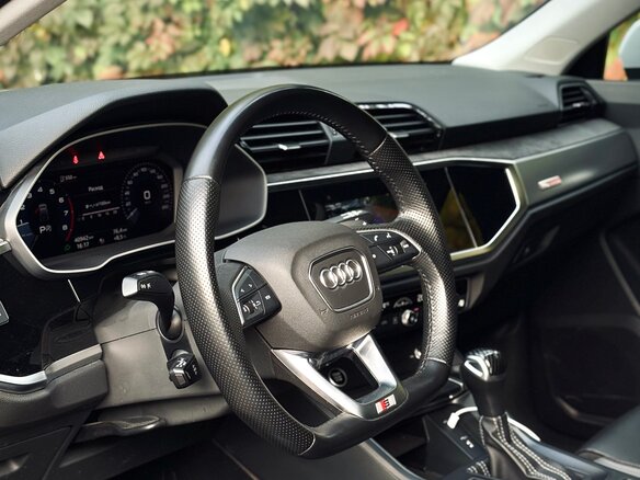 2021 Audi Q3 40 TFSI II (F3), белый, 3690000 рублей - вид 7