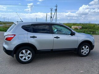 2011 Nissan Qashqai I Рестайлинг, серебристый, 830000 рублей, вид 3