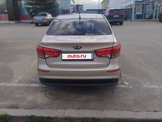 2015 Kia Rio III Рестайлинг, бежевый, 780000 рублей, вид 4