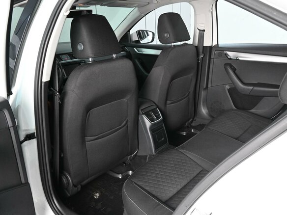 2016 Skoda Octavia III (A7), белый - вид 10