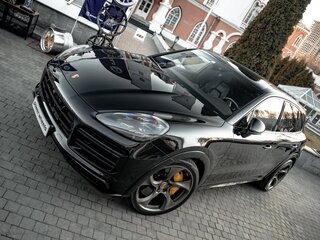 2018 Porsche Cayenne Turbo III, чёрный, 7999999 рублей, вид 2