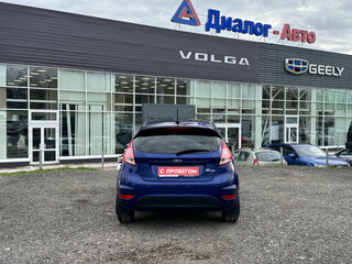 2018 Ford Fiesta Mk6 Рестайлинг, синий, 995000 рублей, вид 4