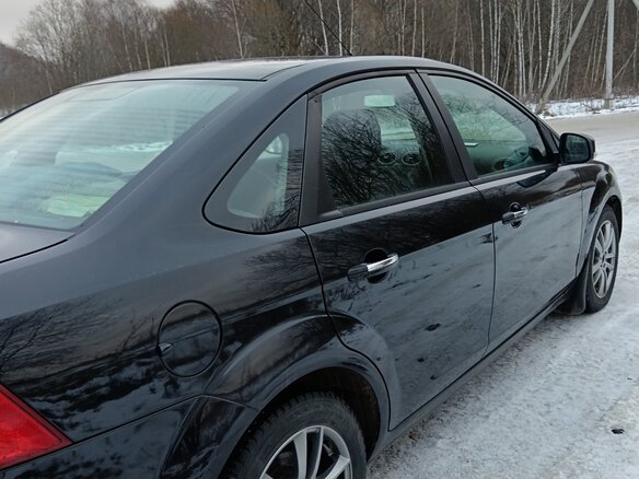 2011 Ford Focus II Рестайлинг, чёрный, 600000 рублей - вид 4