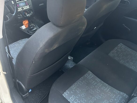 2004 Ford Fiesta Mk5, белый, 335000 рублей - вид 9