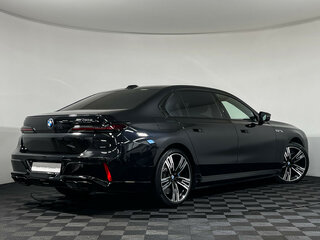 2023 BMW 7 серии M760e xDrive VII (G70), чёрный, 13514948 рублей, вид 2