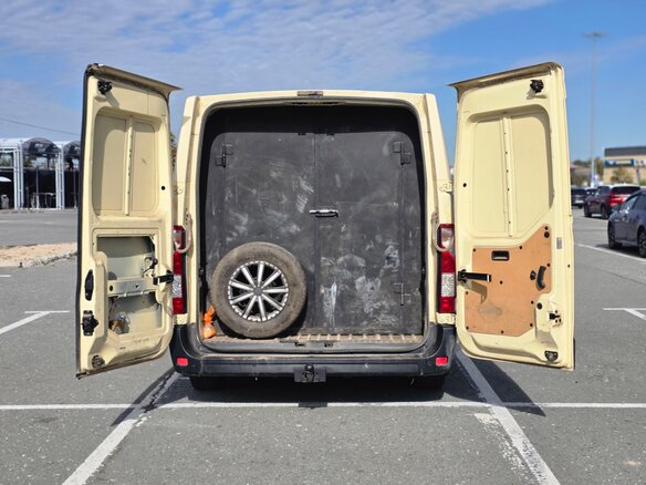 2015 Renault Master, бежевый, 1600000 рублей - вид 22