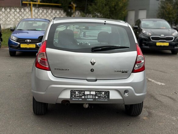 2014 Renault Sandero I, серебристый, 600000 рублей - вид 4