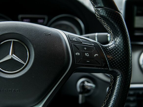 2014 Mercedes-Benz CLA 200 I (C117, X117), фиолетовый, 1420000 рублей - вид 17