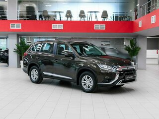 2019 Mitsubishi Outlander III Рестайлинг 3, коричневый, 1950000 рублей, вид 3