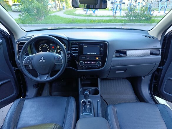 2013 Mitsubishi Outlander III, чёрный - вид 10