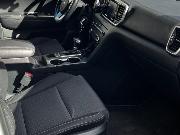 2020 Kia Sportage IV Рестайлинг, белый - вид 3