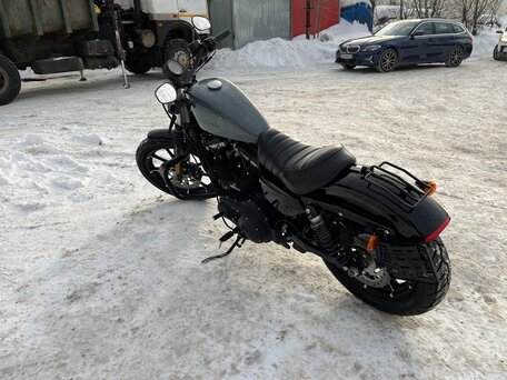 2021 Harley-Davidson Sportster 883, серый, 890000 рублей, вид 3